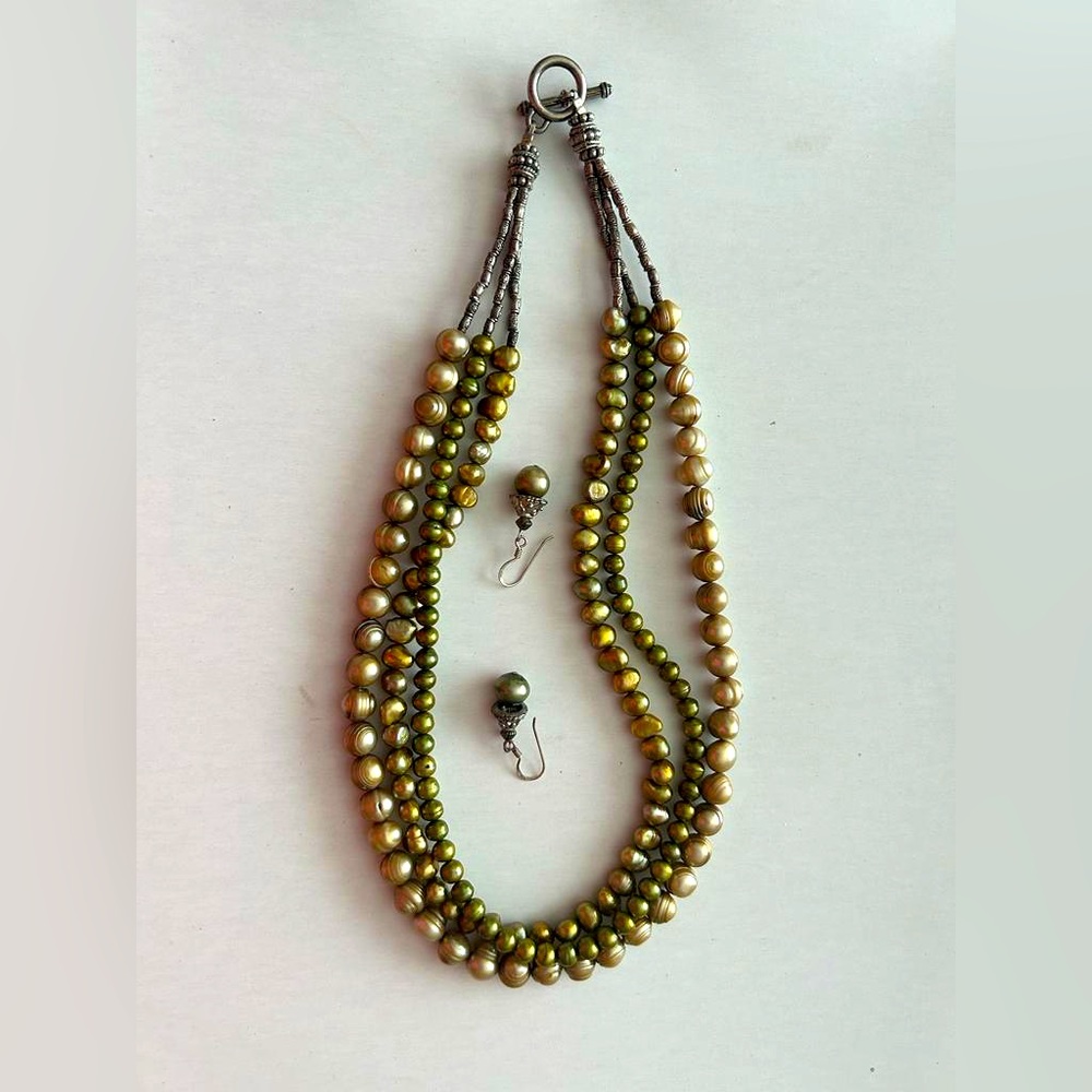 Vintage real pearl necklace and pearl drop earrings